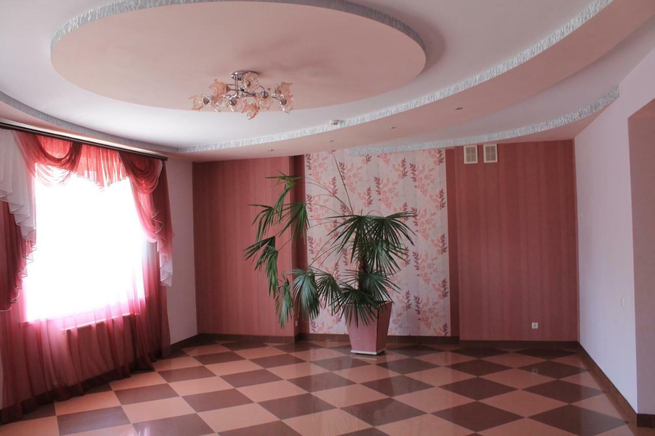 Kremin Hotel Kremenec Kültér fotó