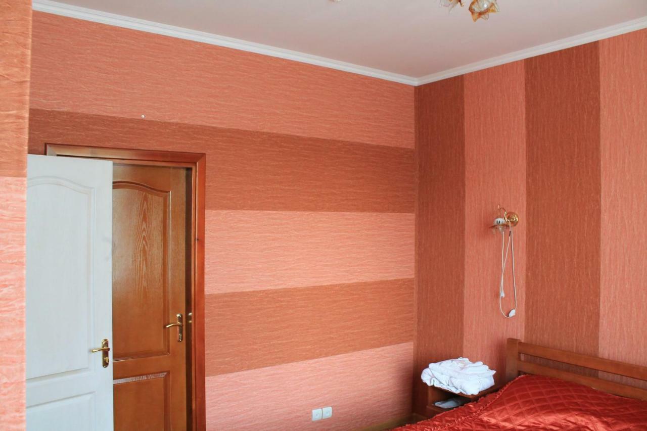 Kremin Hotel Kremenec Kültér fotó