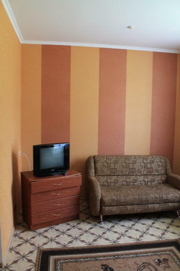 Kremin Hotel Kremenec Kültér fotó
