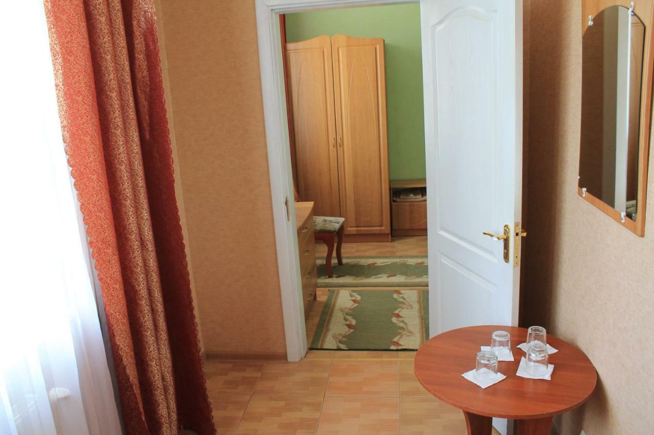 Kremin Hotel Kremenec Kültér fotó