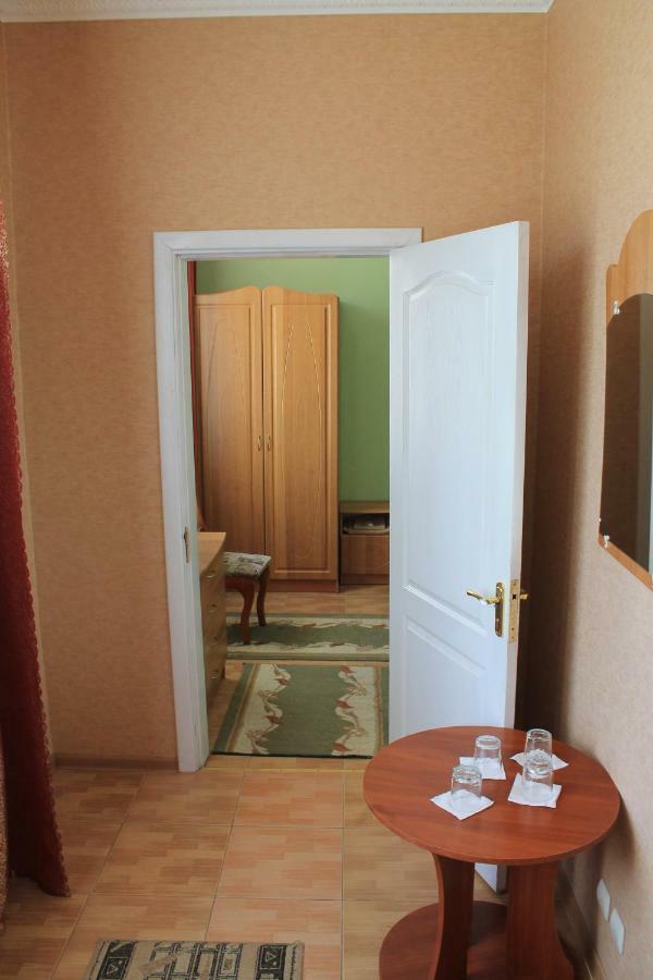 Kremin Hotel Kremenec Kültér fotó